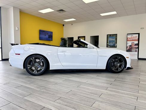 Used 2013 Chevrolet Camaro SS RWD image 5