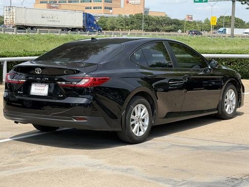 Used 2025 Toyota Camry LE FWD image 4