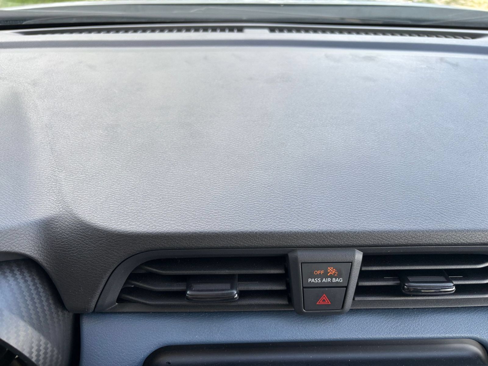 Used 2025 Nissan Versa SV FWD image 16