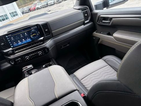 Used 2024 Chevrolet Silverado 1500 ZR2 image 22