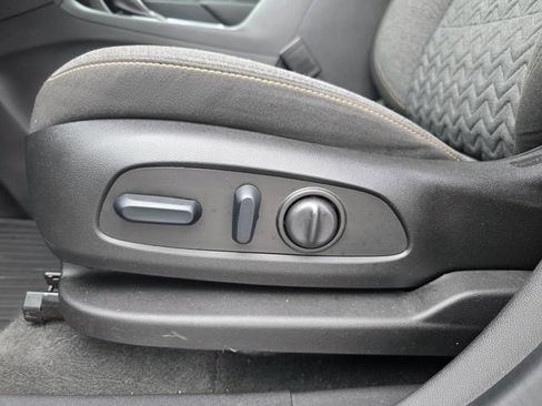 Used 2024 Chevrolet Equinox LT image 15