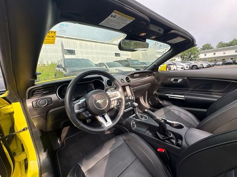 Used 2021 Ford Mustang GT Premium w/ GT Performance Package RWD image 15