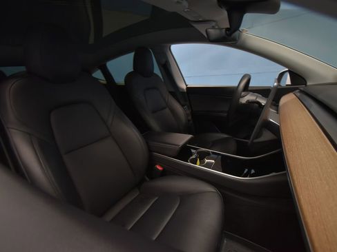 Used 2020 Tesla Model Y Performance image 17