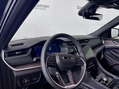 New 2025 Jeep Grand Cherokee L Limited image 9