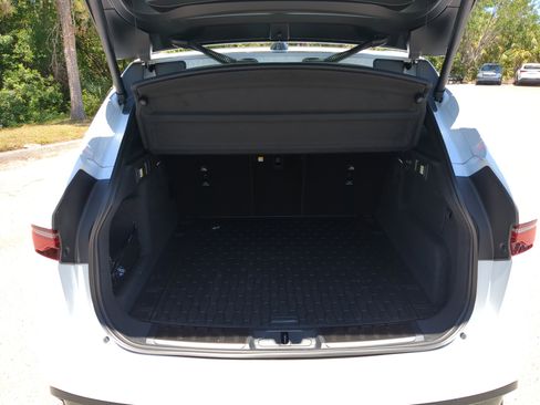 New 2026 Jaguar F-PACE R-Dynamic S image 8