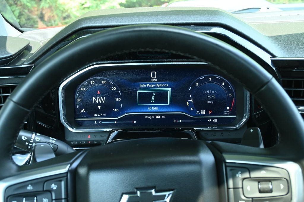 Used 2024 Chevrolet Silverado 1500 LT Trail Boss w/ LT Trail Boss Premium Package AWD/4WD image 18