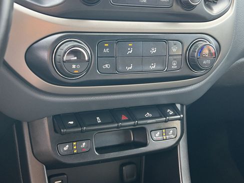 Used 2015 Chevrolet Colorado Z71 AWD/4WD image 20