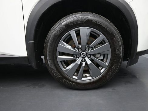 Used 2024 Nissan Pathfinder S image 10