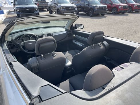 Used 2010 Chrysler Sebring Touring image 20