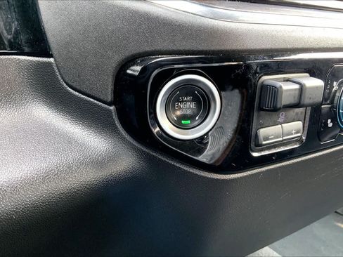 Used 2025 GMC Sierra 1500 SLT RWD image 35