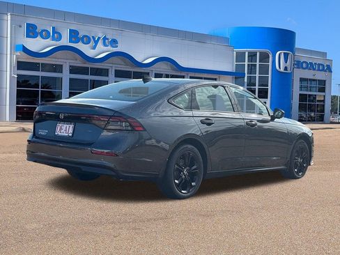 New 2025 Honda Accord SE image 5
