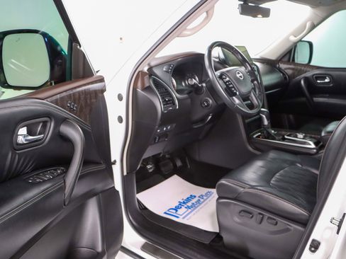 Used 2022 Nissan Armada Platinum image 3