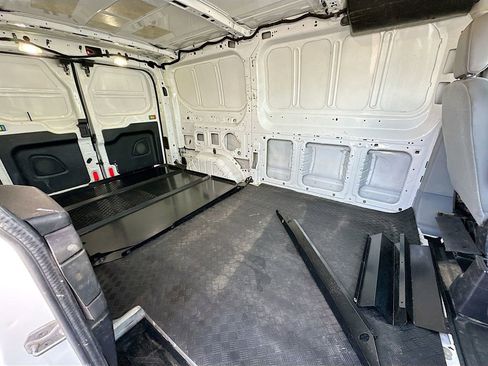Used 2018 Ford Transit 250 130 Low Roof image 27