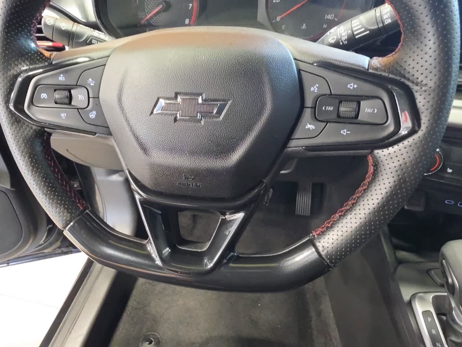 Used 2024 Chevrolet Trax RS FWD image 19