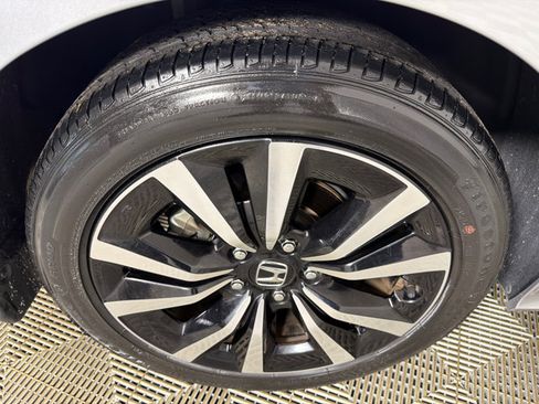 Used 2022 Honda Civic EX image 18