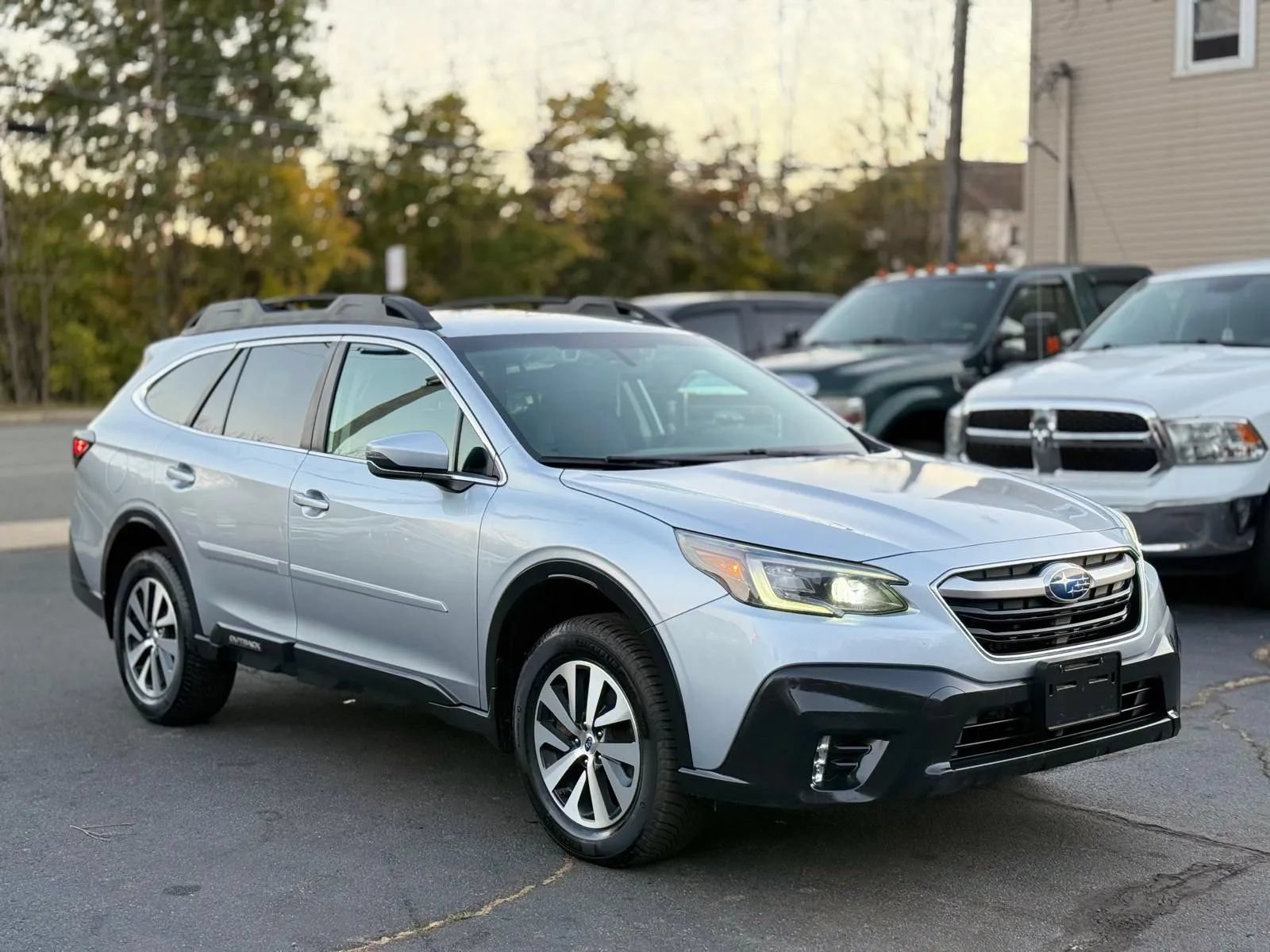 Used 2020 Subaru Outback Premium AWD/4WD image 5