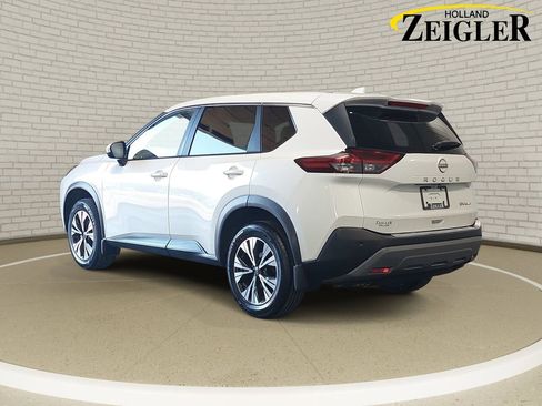 Certified 2023 Nissan Rogue SV AWD/4WD image 7