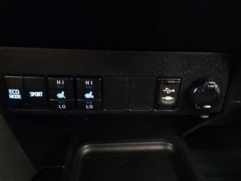 Used 2018 Toyota RAV4 SE w/ Power Extra Value Package AWD/4WD image 23