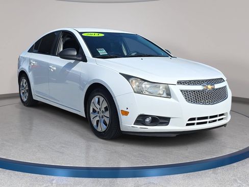 Used 2014 Chevrolet Cruze LS FWD image 4