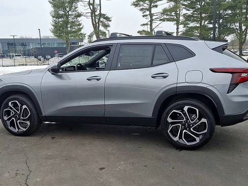 New 2026 Chevrolet Trax RS w/ Sunroof Package image 8