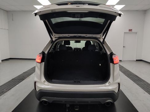 Used 2019 Ford Edge Titanium w/ Cold Weather Package AWD/4WD image 29