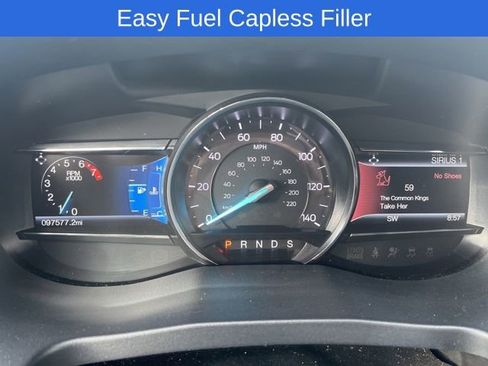 Used 2017 Ford Explorer Limited image 11