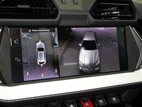 Used 2026 Lamborghini Urus SE image 18