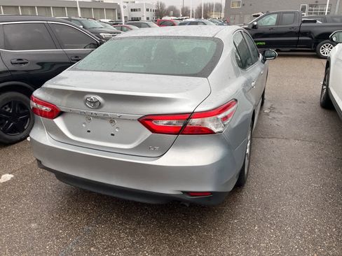 Used 2018 Toyota Camry LE image 12