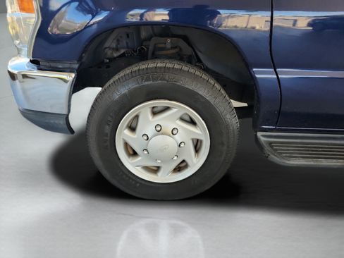 Used 2013 Ford E-350 and Econoline 350 XLT image 9