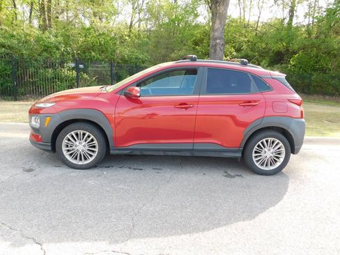 Used 2021 Hyundai Kona SEL image 2