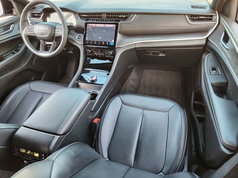 Certified 2024 Jeep Grand Cherokee L Limited image 23