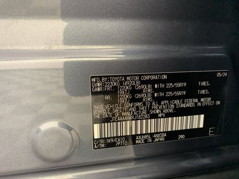 Used 2024 Toyota Venza Limited AWD/4WD image 13