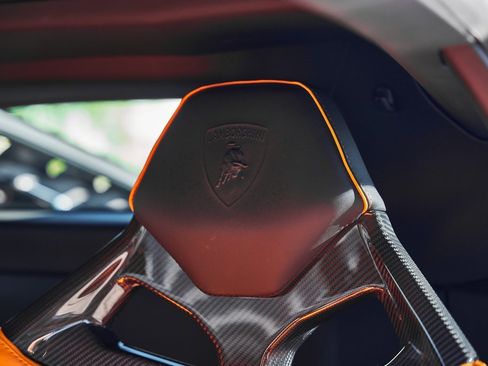 Used 2020 Lamborghini Huracan EVO image 40