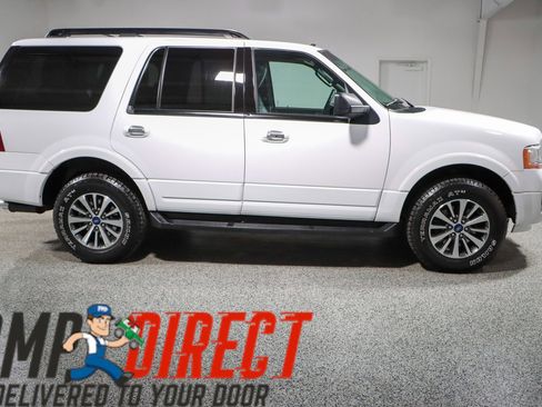 Used 2017 Ford Expedition XLT image 6