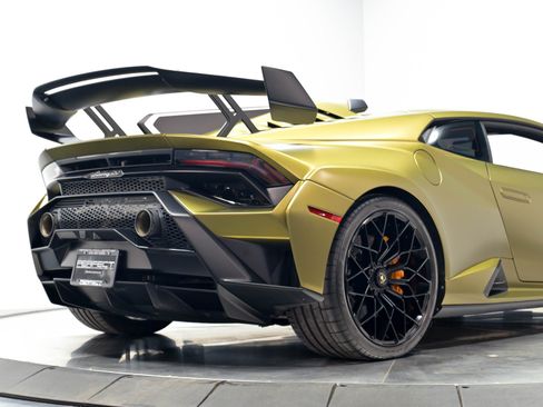 Used 2023 Lamborghini Huracan STO RWD image 24