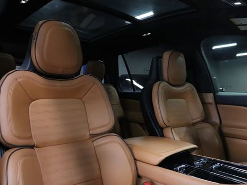 Used 2025 Lincoln Aviator Black Label w/ Jet Appearance Package AWD/4WD image 26