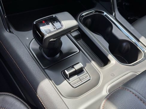 Used 2025 GMC Sierra 1500 AT4 image 35