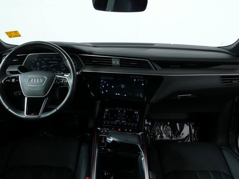 Certified 2022 Audi e-tron S Premium Plus w/ 21" Black Optic Package image 16