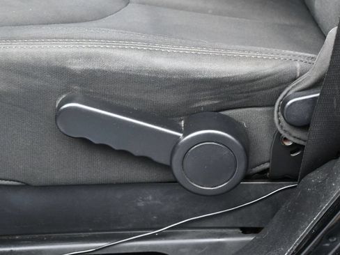 Used 2017 Jeep Wrangler Sport AWD/4WD image 12