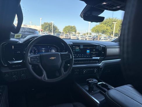 Used 2024 Chevrolet Silverado 1500 High Country w/ High Country Premium Package AWD/4WD image 6
