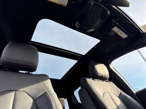 New 2026 Chrysler Pacifica Select image 38