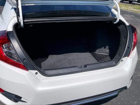 Used 2019 Honda Civic Touring image 4