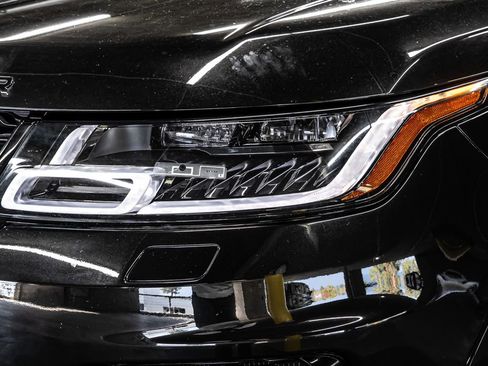 Used 2020 Land Rover Range Rover Sport SVR image 9