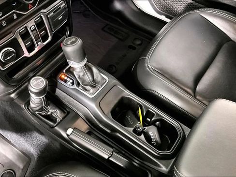 Used 2023 Jeep Wrangler Sahara image 17