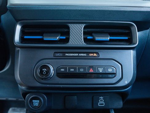 Used 2025 Ford Maverick Lobo AWD/4WD image 28