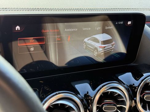 Used 2022 Mercedes-Benz GLA 250 4MATIC image 21