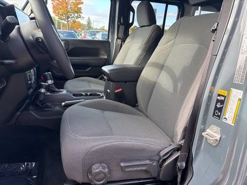 Used 2024 Jeep Wrangler Unlimited w/ Convenience Group AWD/4WD image 11