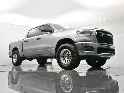 Used 2025 RAM 1500 Big Horn AWD/4WD image 37