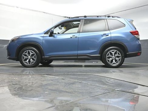 Used 2022 Subaru Forester Premium AWD/4WD image 37