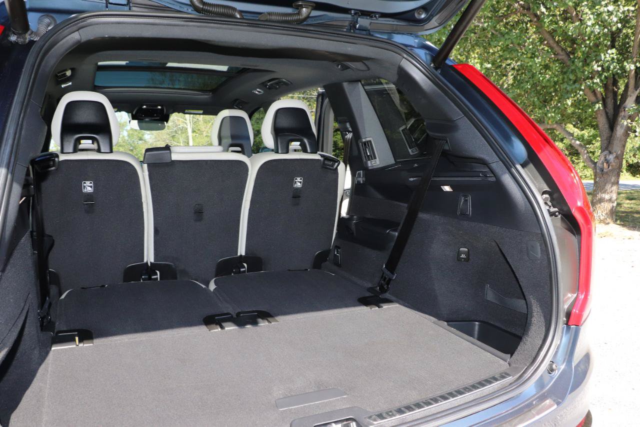 Used 2021 Volvo XC90 T6 R-Design w/ Advanced Package AWD/4WD image 7